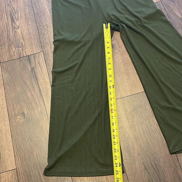 VERY J Olive Ribbed Surplice Long Sleeve Jumpsuit size medium - Picture 9 of 9